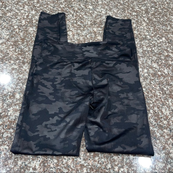 Spanx Leggings Bundle - Picture 9 of 15